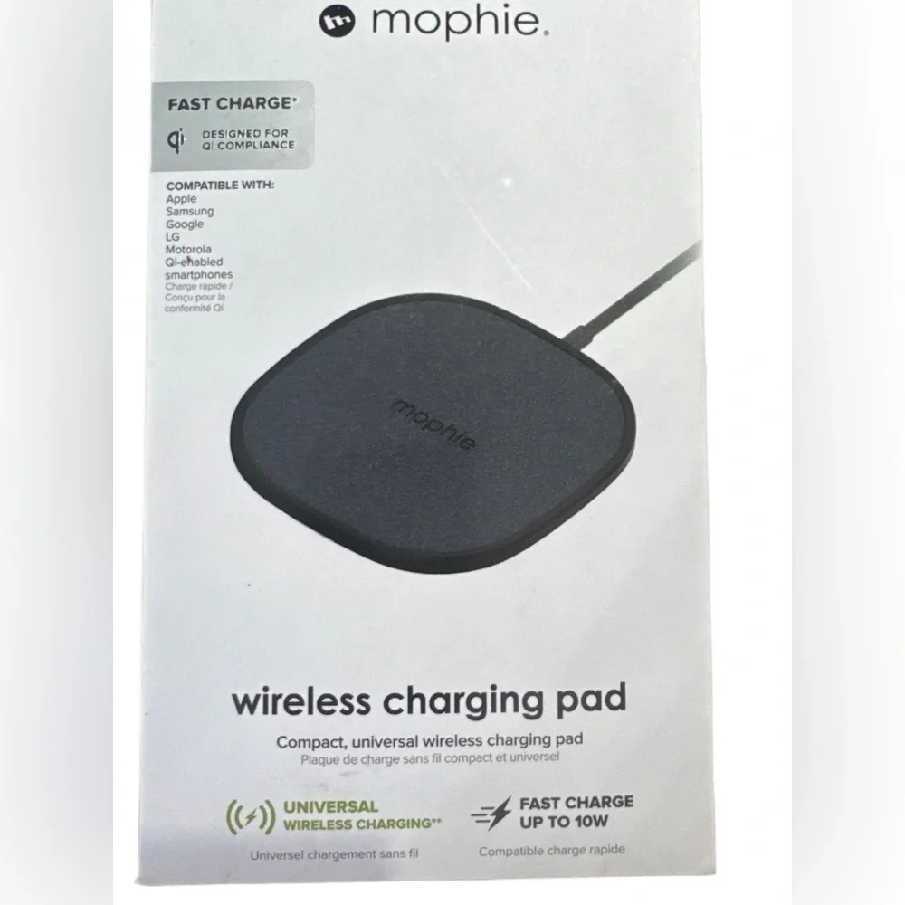 MOPHIR WIRELESS CHARGING PAD. COMPACT UNIVERSAL CHARGING PAD. NEW IN BOX